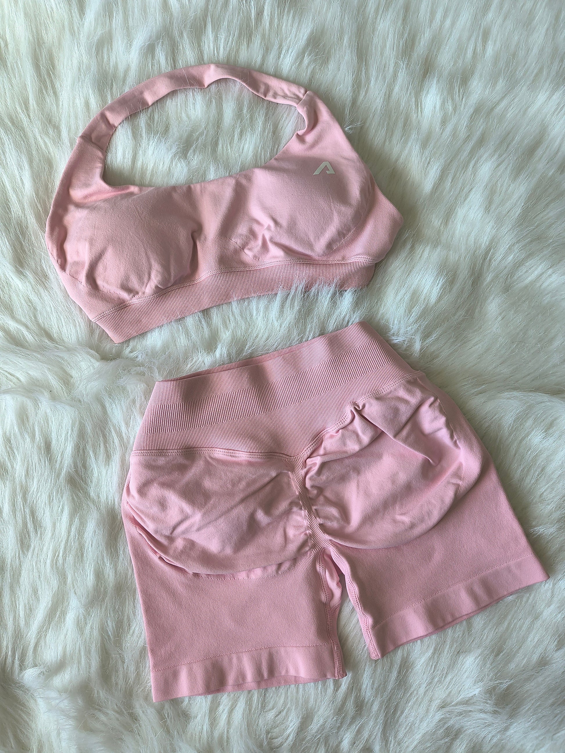 Define Seamless Hidden Scrunch Shorts - Pink