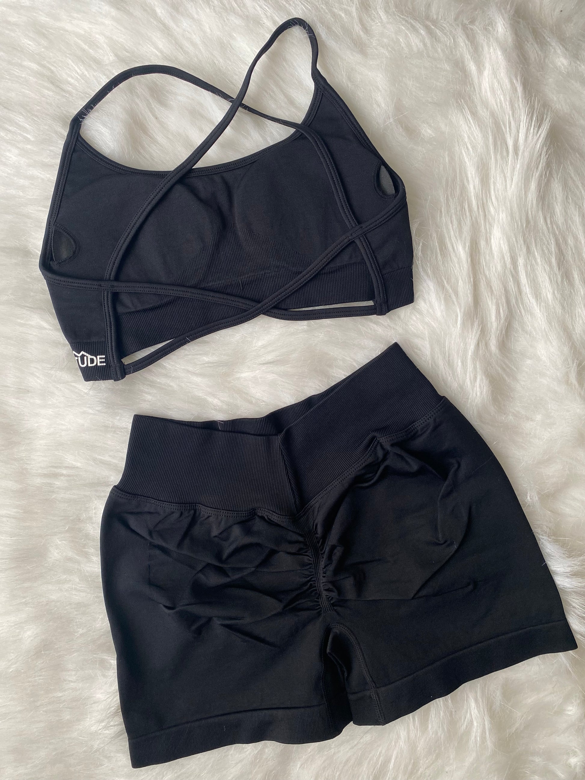 Sculpt Seamless Scrunch Shorts - Black