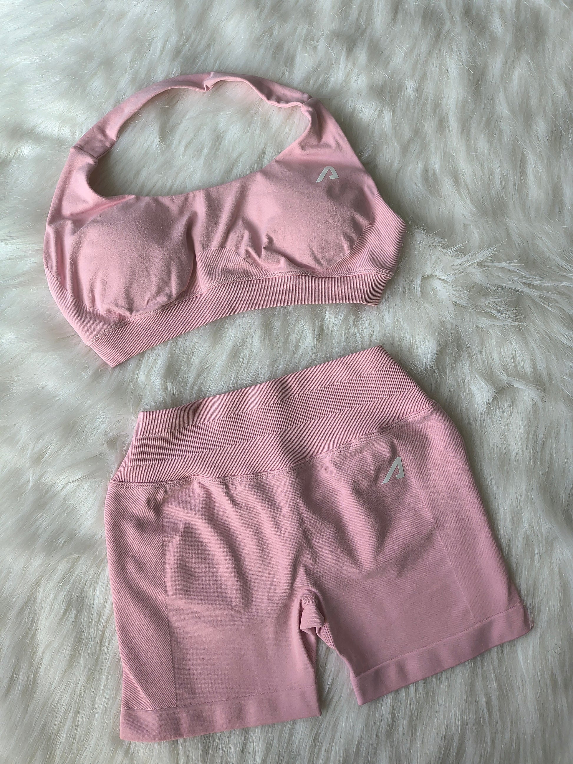 Define Seamless Halter Bra - Pink